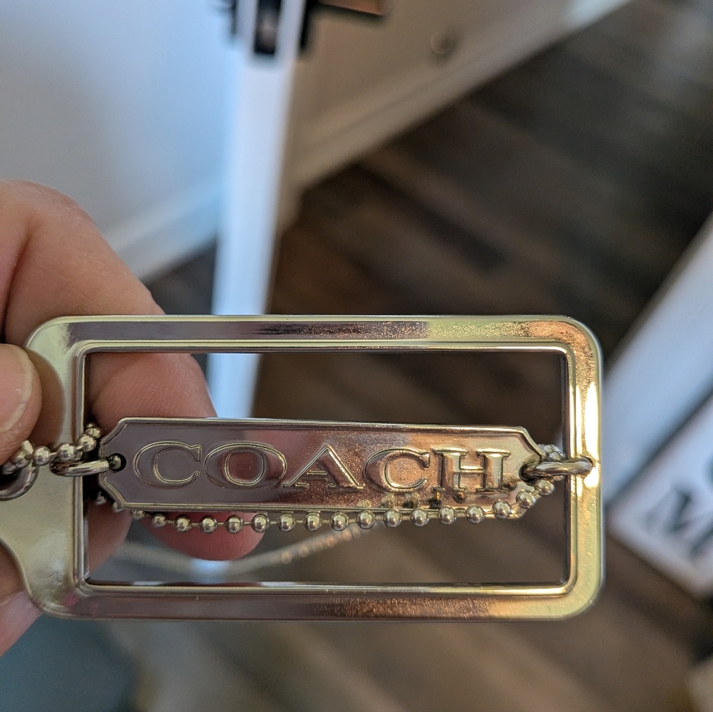 COACH Park‎ Metro Tag
